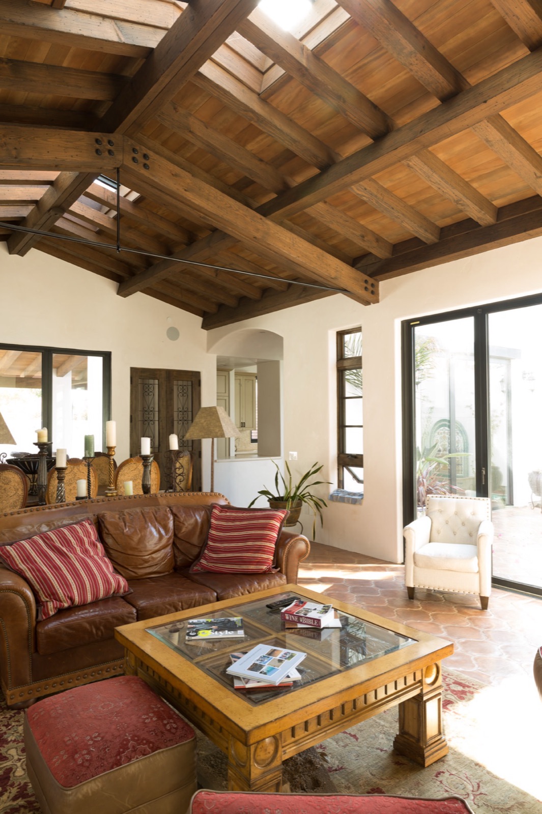 The Westcliff Residence, living room with vaulted ceiling
